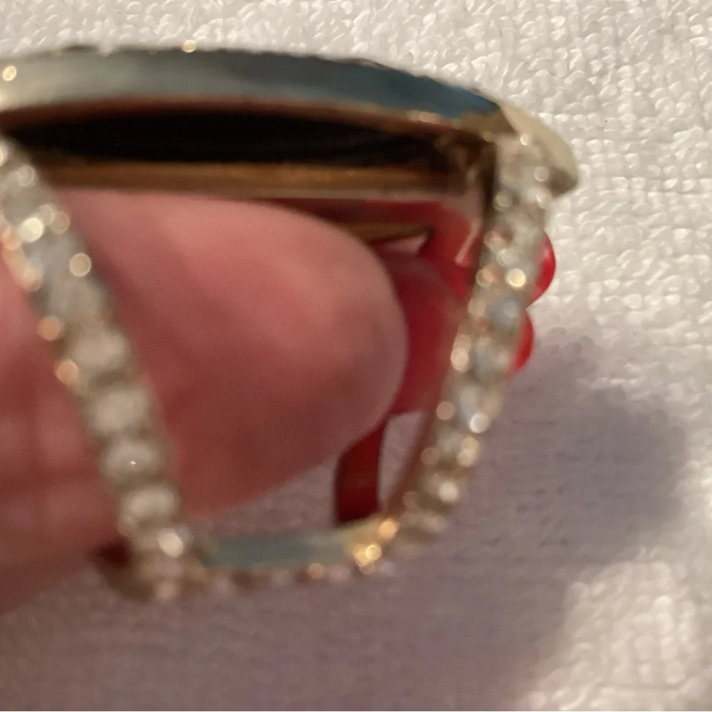Ring - Picture 3 of 3